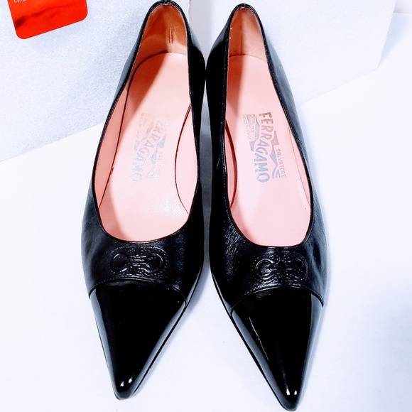 🎉SOLD🎉Salvatore Ferragamo Horse bit Kitten Heels size 5B - Picture 3 of 8